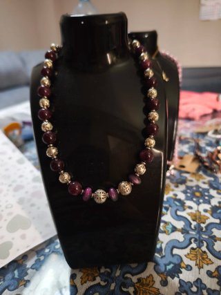 Collar de bisutería con cuentas