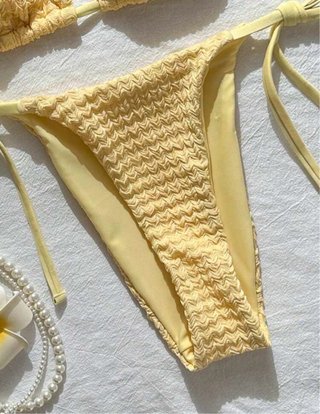 Bikini amarillo tejido