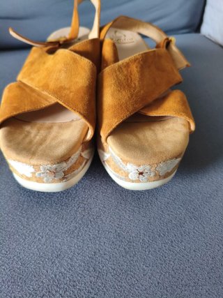 Sandalias plataforma bordadas 41