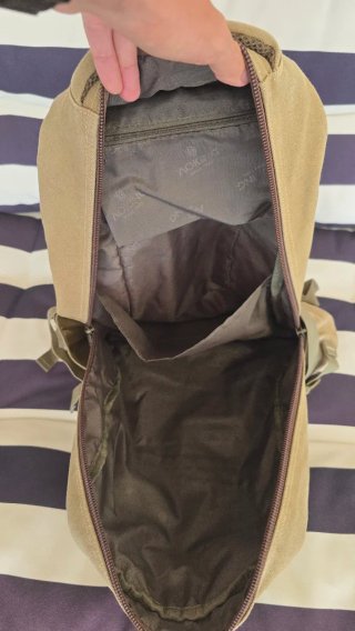 Mochila de tela resistente color beige