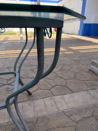 Conjunto mesa jardín cristal y 4 sillones forja