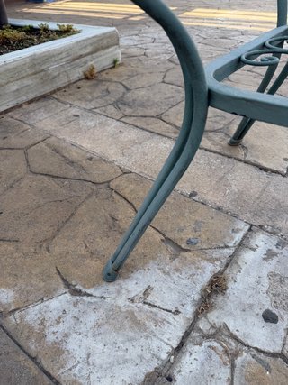 Conjunto mesa jardín cristal y 4 sillones forja