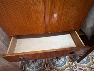 REBAJADO! Conjunto armario y mesita vintage madera