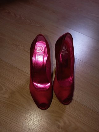Zapatos de salón Ursula Mascaro rojos