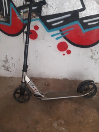 Patinete infantil plateado