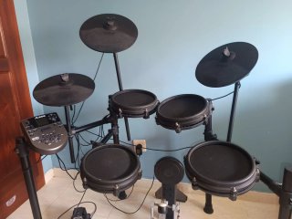 Batería Electrónica Alesis Nitro Mesh Kit