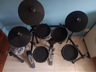 Batería Electrónica Alesis Nitro Mesh Kit
