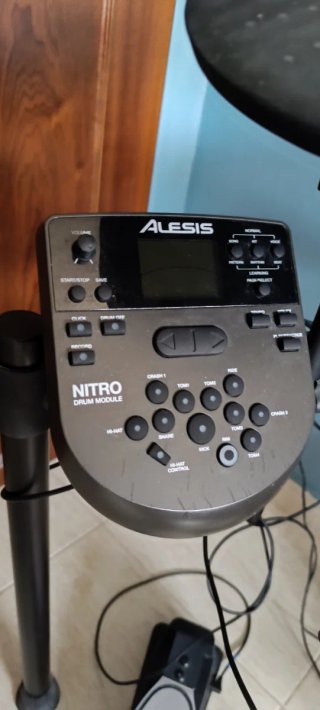 Batería Electrónica Alesis Nitro Mesh Kit