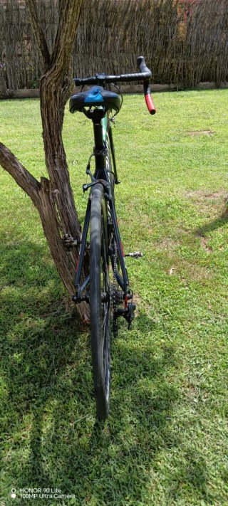 Bicicleta de carretera Megamo R10
