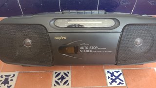 Radio Cassette Sanyo M 7012 L