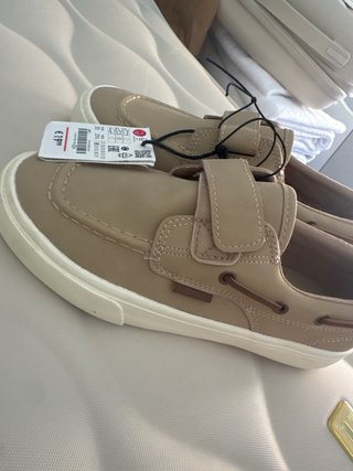 Zapatos niño beige y marrón TALLA 33