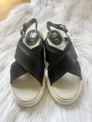 Sandalias Geox Negras y Blancas