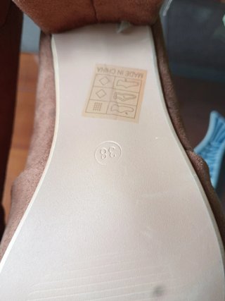 Zapatos planos Amor Amore talla 38 camel
