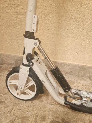 Patinete Avigo blanco