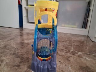 Superthings Base Secreta + Coche