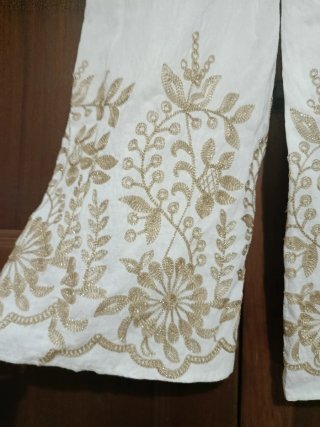 Conjunto de Blusa y Pantalón Palazzo Con Bordados.