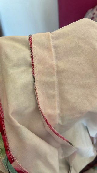 Vestido de flamenca con complementos.