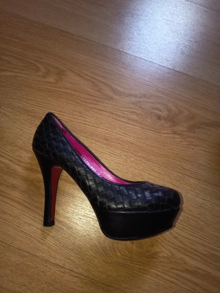 Zapatos de salón Ursula Mascaro negros