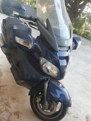 Suzuki Burgman 650 Azul