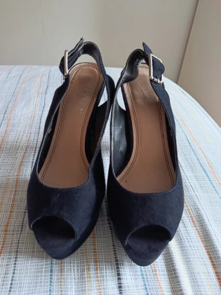 Zapatos de tacón negros con plataforma
