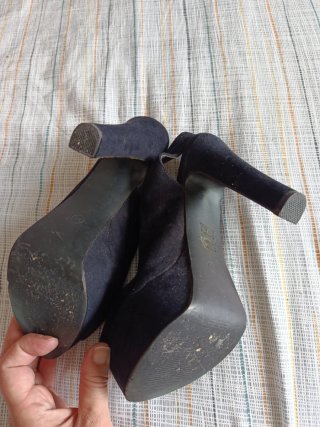 Zapatos de tacón negros con plataforma
