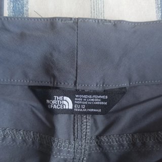 Pantalones The North Face desmontables grises