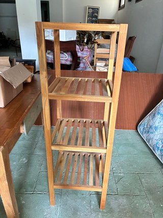 Estantería de madera para baño