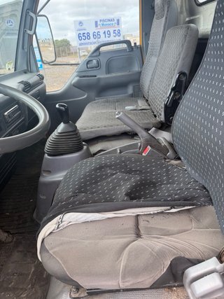 se vende ISUZU NPQR75 en perfecto estado