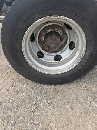 se vende ISUZU NPQR75 en perfecto estado