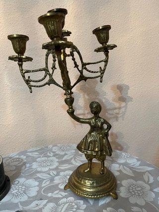 Candelabro de Bronce con Figura