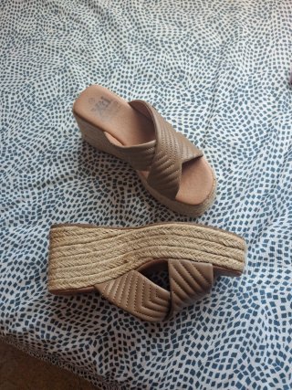 Sandalias cuña Xti beige talla 40