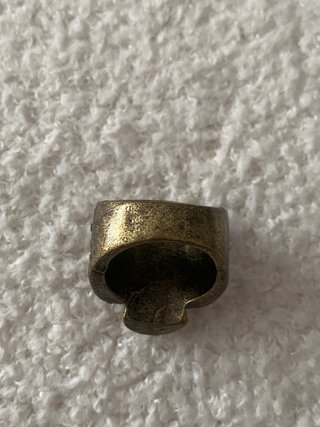 Anillo calavera con pedrería