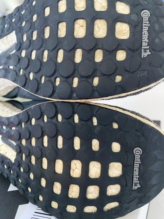 Zapatillas Adidas Ultraboost Gris y Beige
