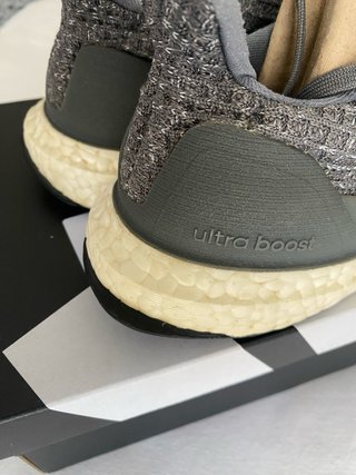 Zapatillas Adidas Ultraboost Gris y Beige