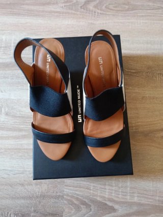 Sandalias UNITED NUDE tacón negras y blancas