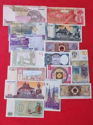 Lote 15 Billetes del mundo diferentes Nuevos SC