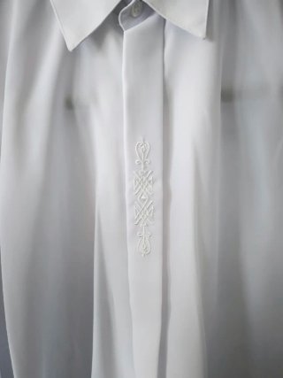 Traje comunión niño azul marino y dorado. TALLA 9