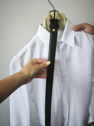 Traje comunión niño azul marino y dorado. TALLA 9