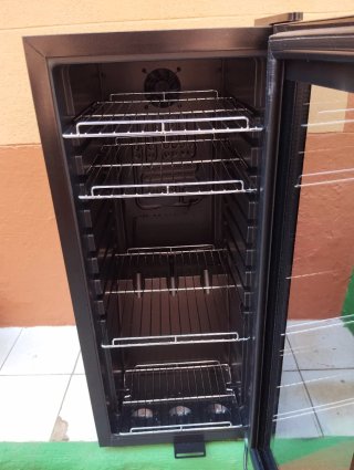 Nevera expositora puerta cristal sommertal 50l
