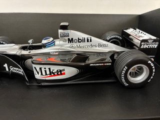 Mclaren MP4/15 Mika Hakkinen 2000 Minichamps 1/18