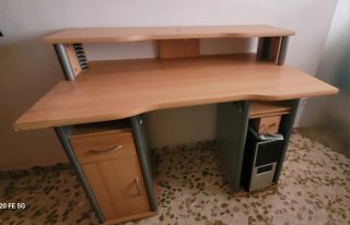 Mesa de estudio madera y metal