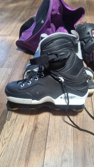 Patines Agresivos USD + Espinilleras