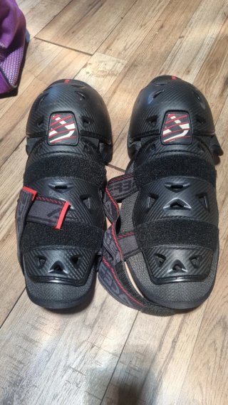 Patines Agresivos USD + Espinilleras