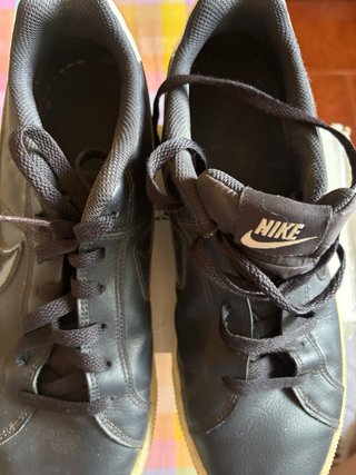 Zapatillas Nike Talla 42.5 Negras y Blancas