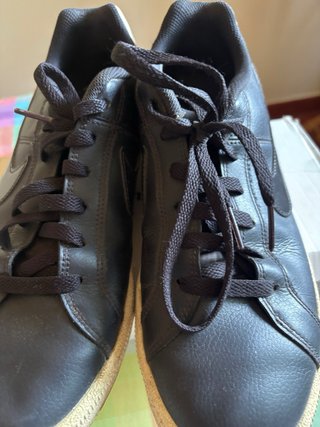 Zapatillas Nike Talla 42.5 Negras y Blancas