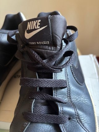 Zapatillas Nike Talla 42.5 Negras y Blancas