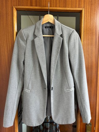Blazer Stradivarius gris