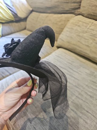 Diadema de bruja con velo