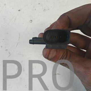SENSOR PRESION AUDI USADO 059906051A