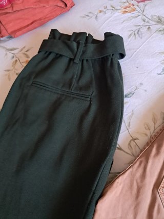 Pantalones marrones y verdes